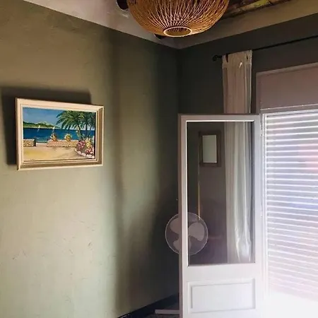 Jolie Maison Catalane Chaleureuse Et Confortable